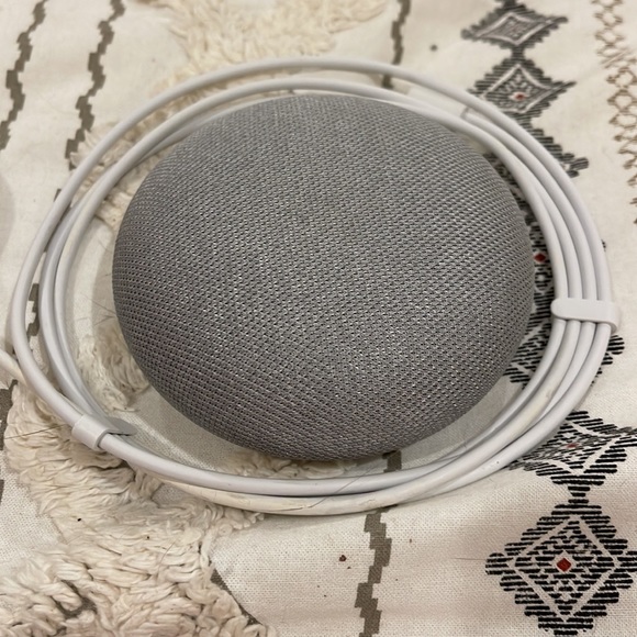 Google Home mini - Picture 3 of 3